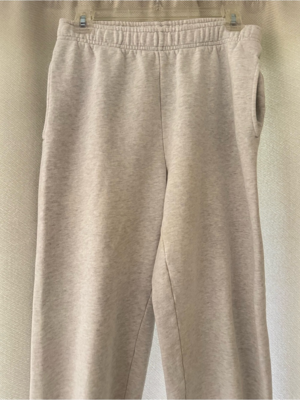 Aritzia TNA Cozy Fleece Boyfriend Jogger Sweatpants Gray Heather Size Small - Picture 4 of 10